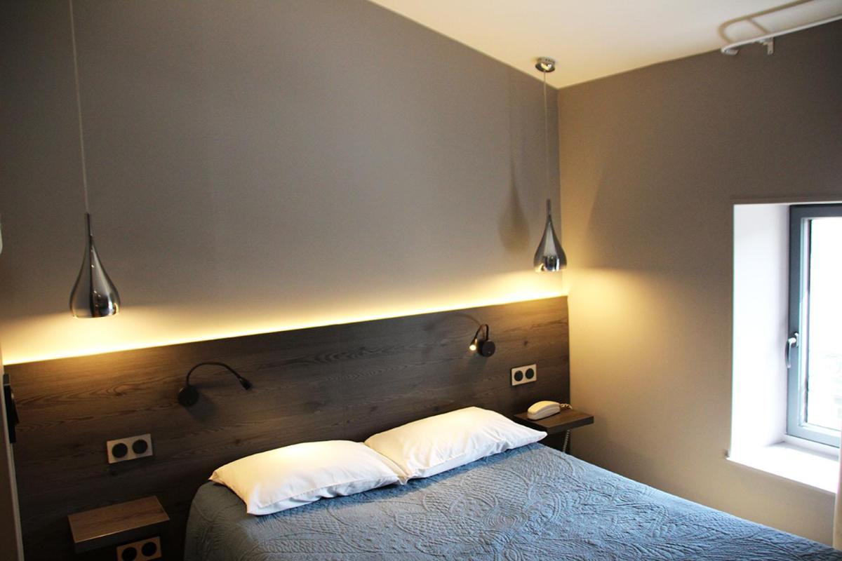 Hotel Le Pont Neuf Saint-Affrique Ngoại thất bức ảnh