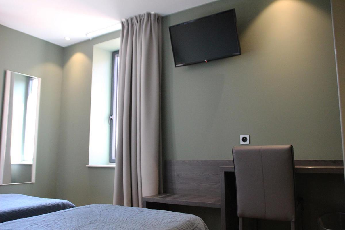 Hotel Le Pont Neuf Saint-Affrique Ngoại thất bức ảnh