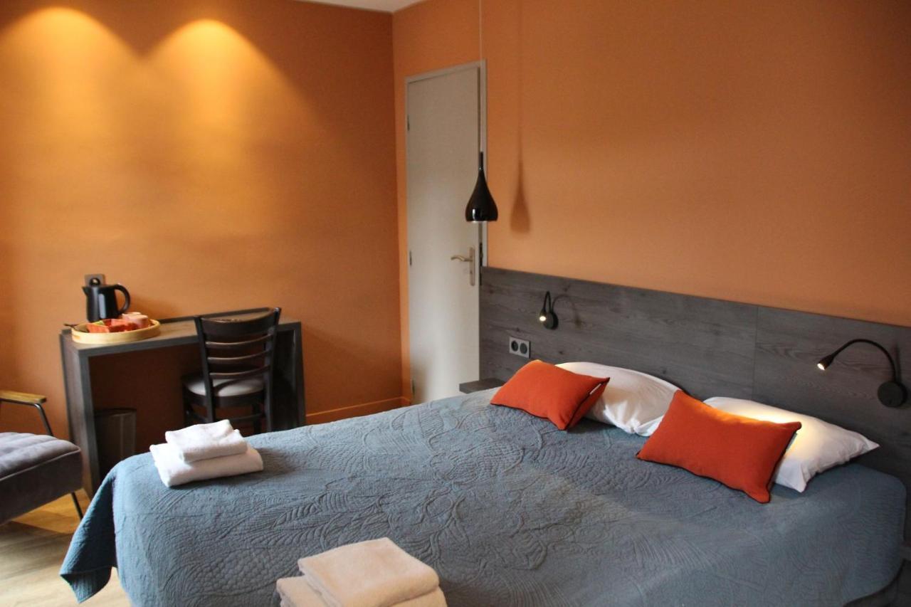 Hotel Le Pont Neuf Saint-Affrique Ngoại thất bức ảnh