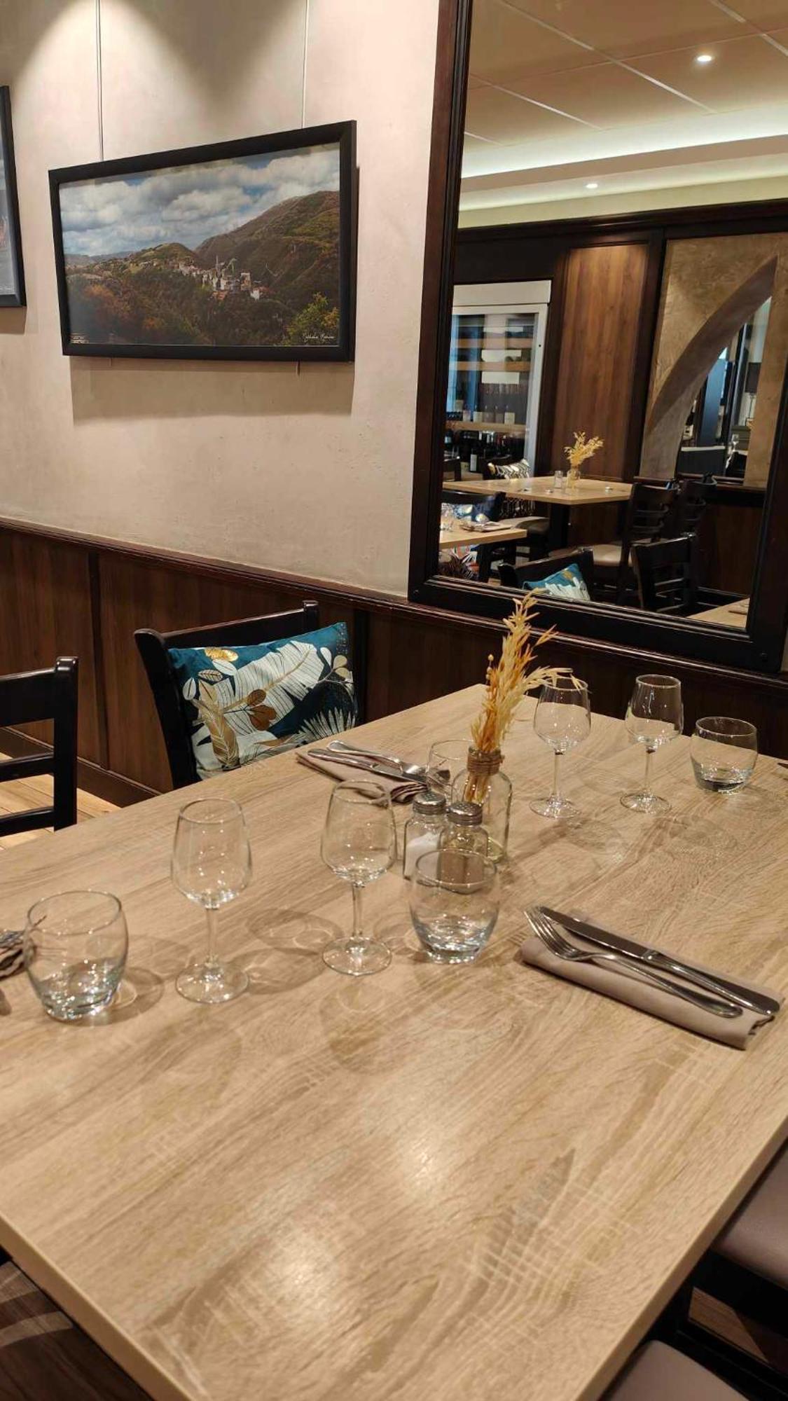 Hotel Le Pont Neuf Saint-Affrique Ngoại thất bức ảnh