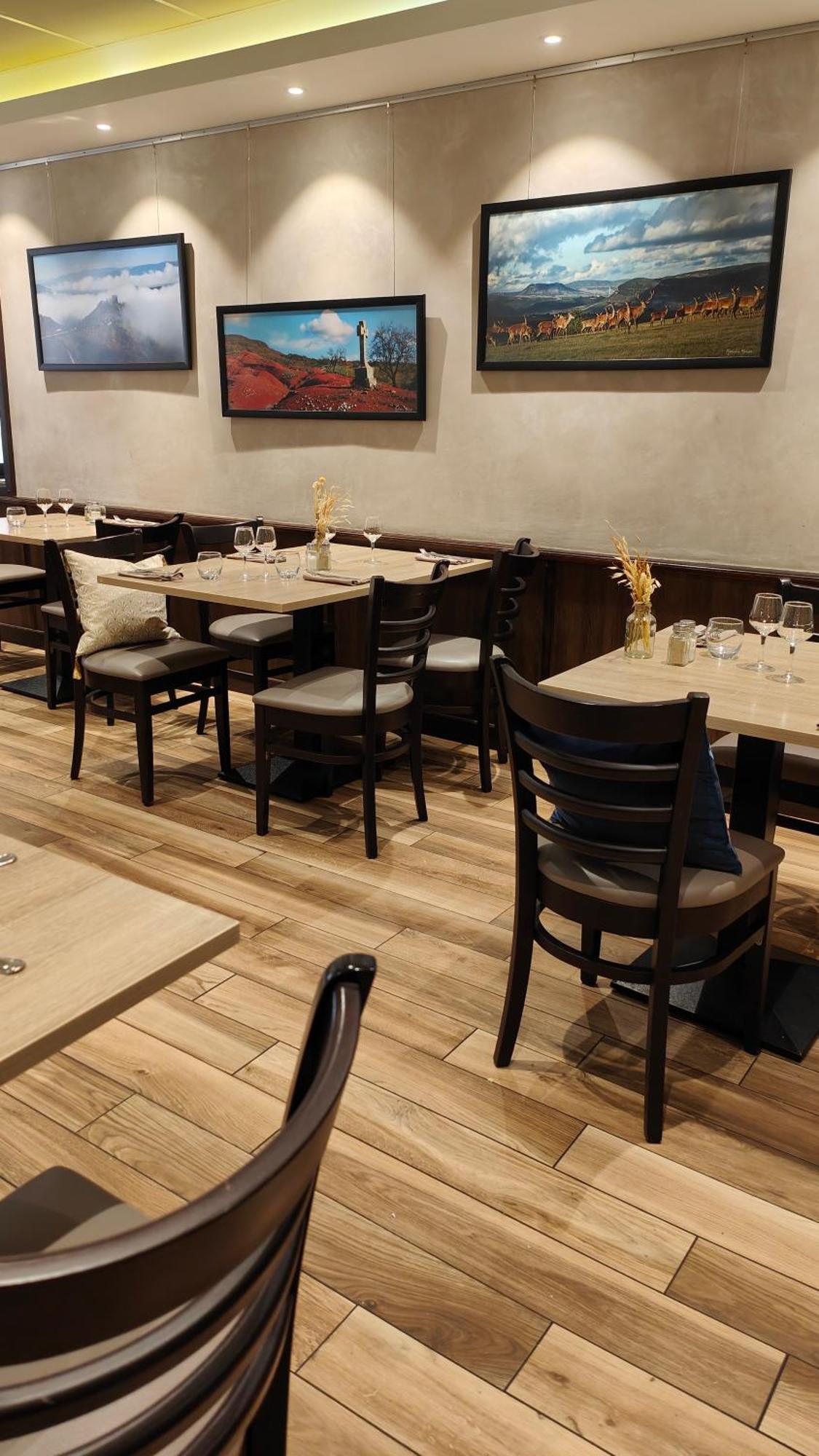 Hotel Le Pont Neuf Saint-Affrique Ngoại thất bức ảnh