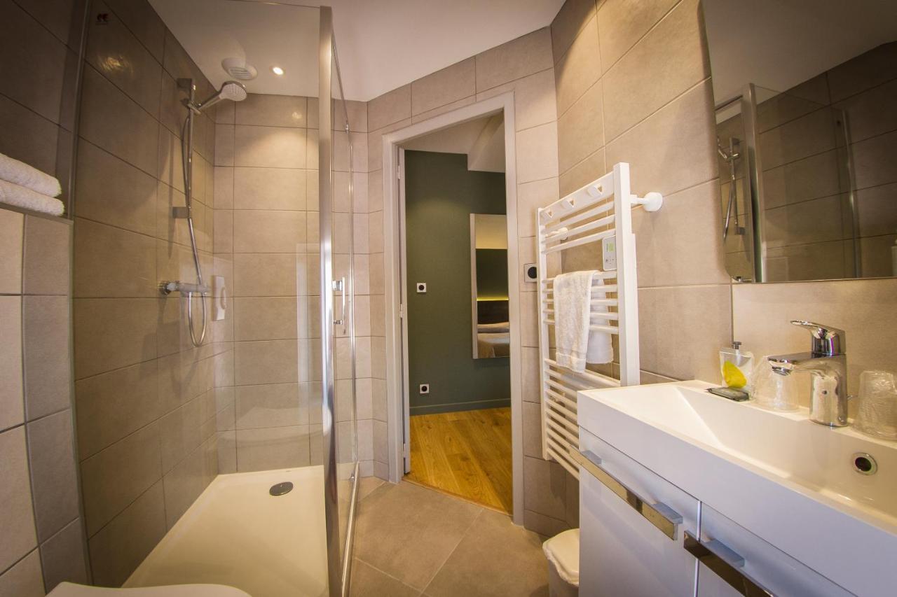 Hotel Le Pont Neuf Saint-Affrique Ngoại thất bức ảnh
